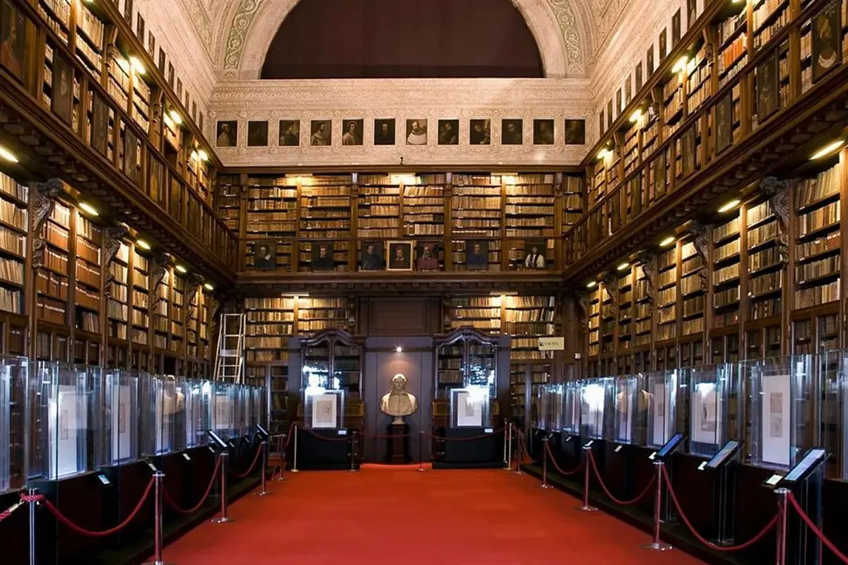 Experience the Ambrosiana Library