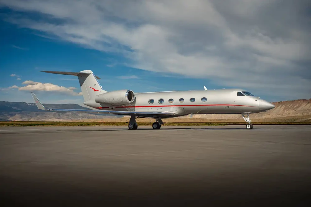 The Gulfstream 450, which offers a much more peaceful environment than most commercial aircraft.