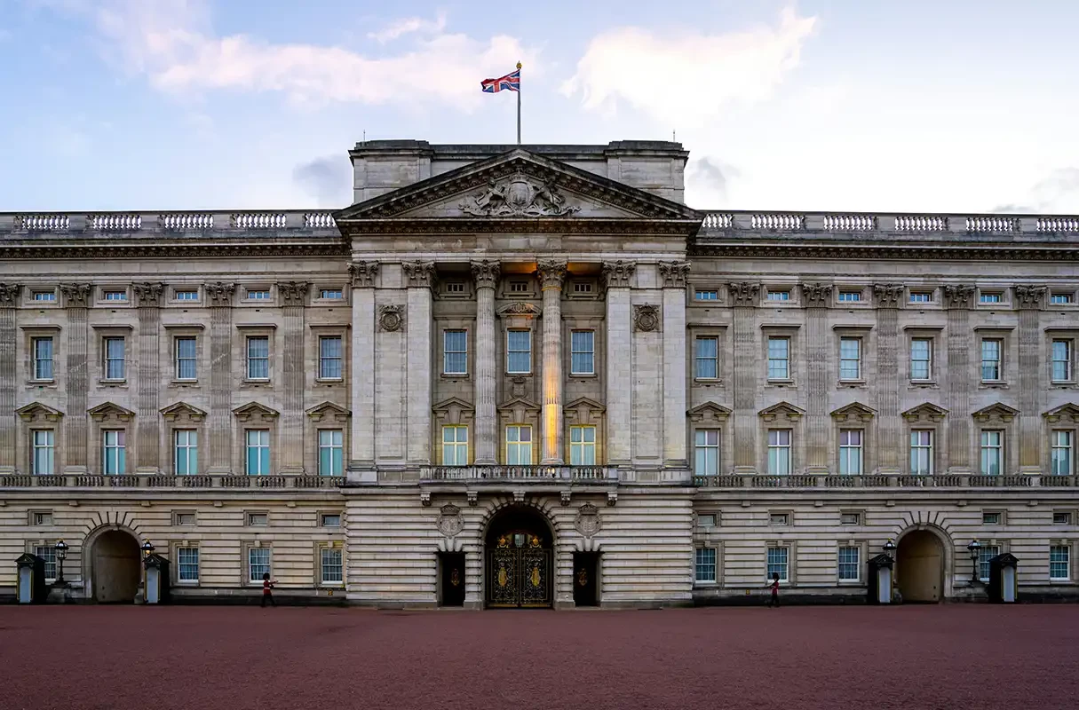 The exterior of Buckingham Palace 